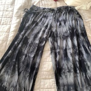 Tie dye lounge pants size medium
